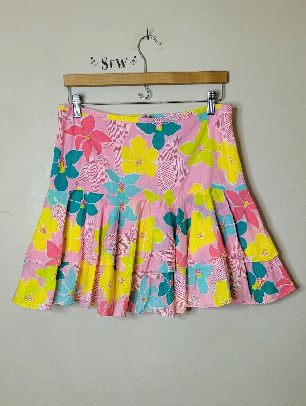 Lilly Pulitzer Vintage White Tag Bevin Ruffle Mini Skirt Parrot-ise Floral 8 - Picture 2 of 8